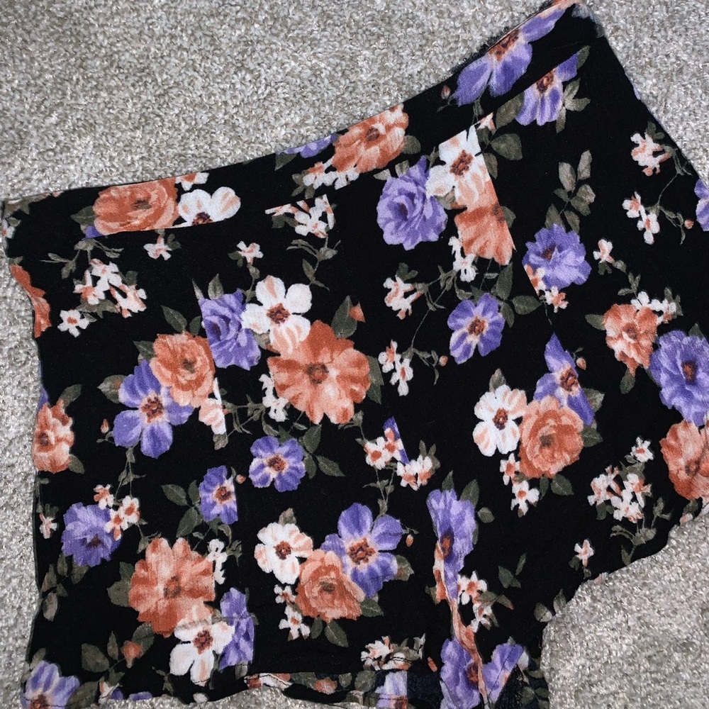 Forever 21 Multicolor Floral High Waist shorts - Picture 3 of 8